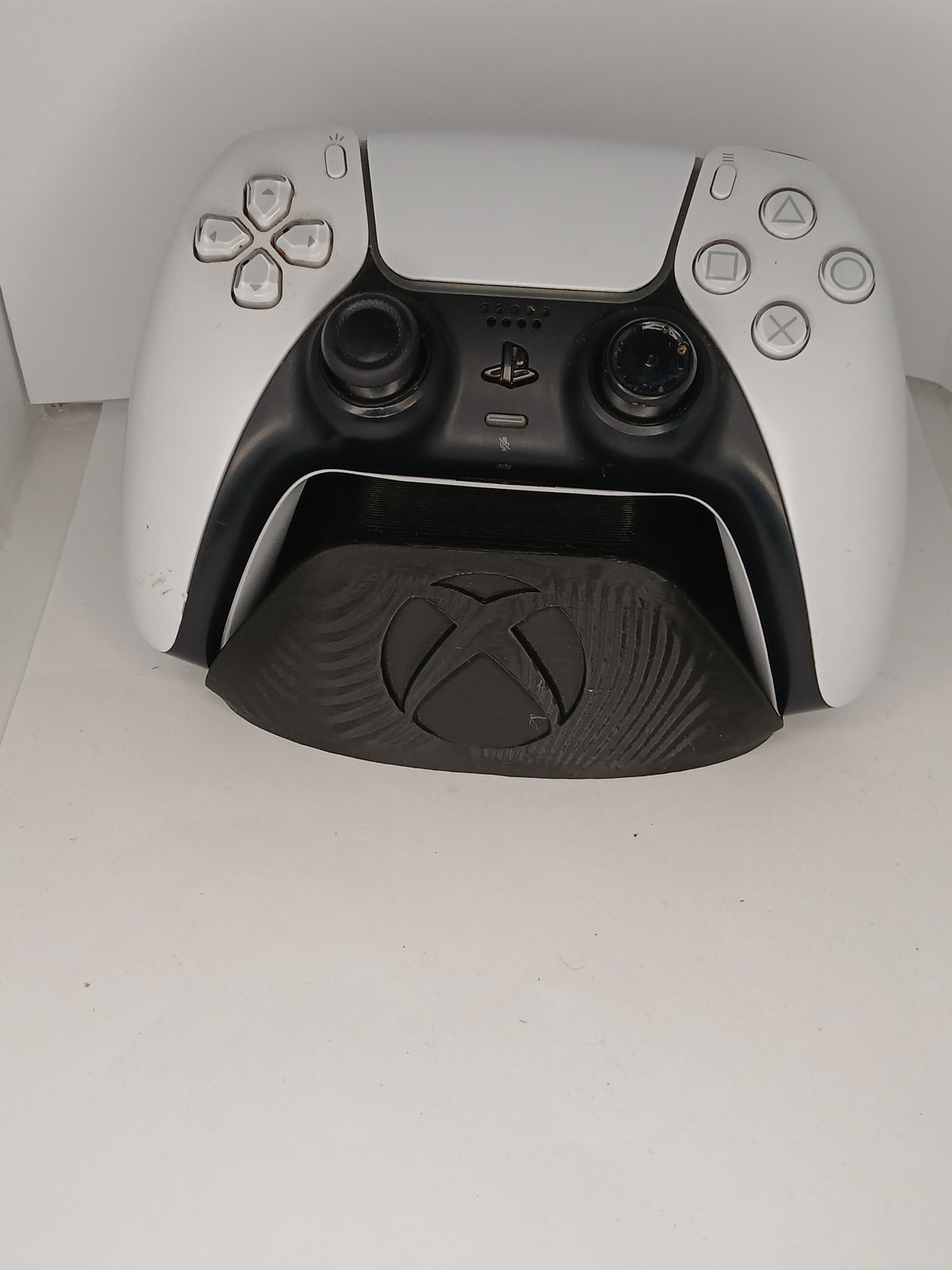 Minimalist style controller stand for Xbox
