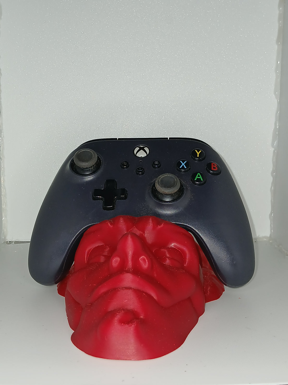 Joker style universal controller stand