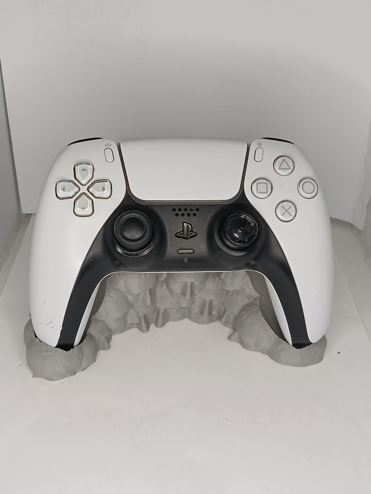 Emperor style Universal controller stand