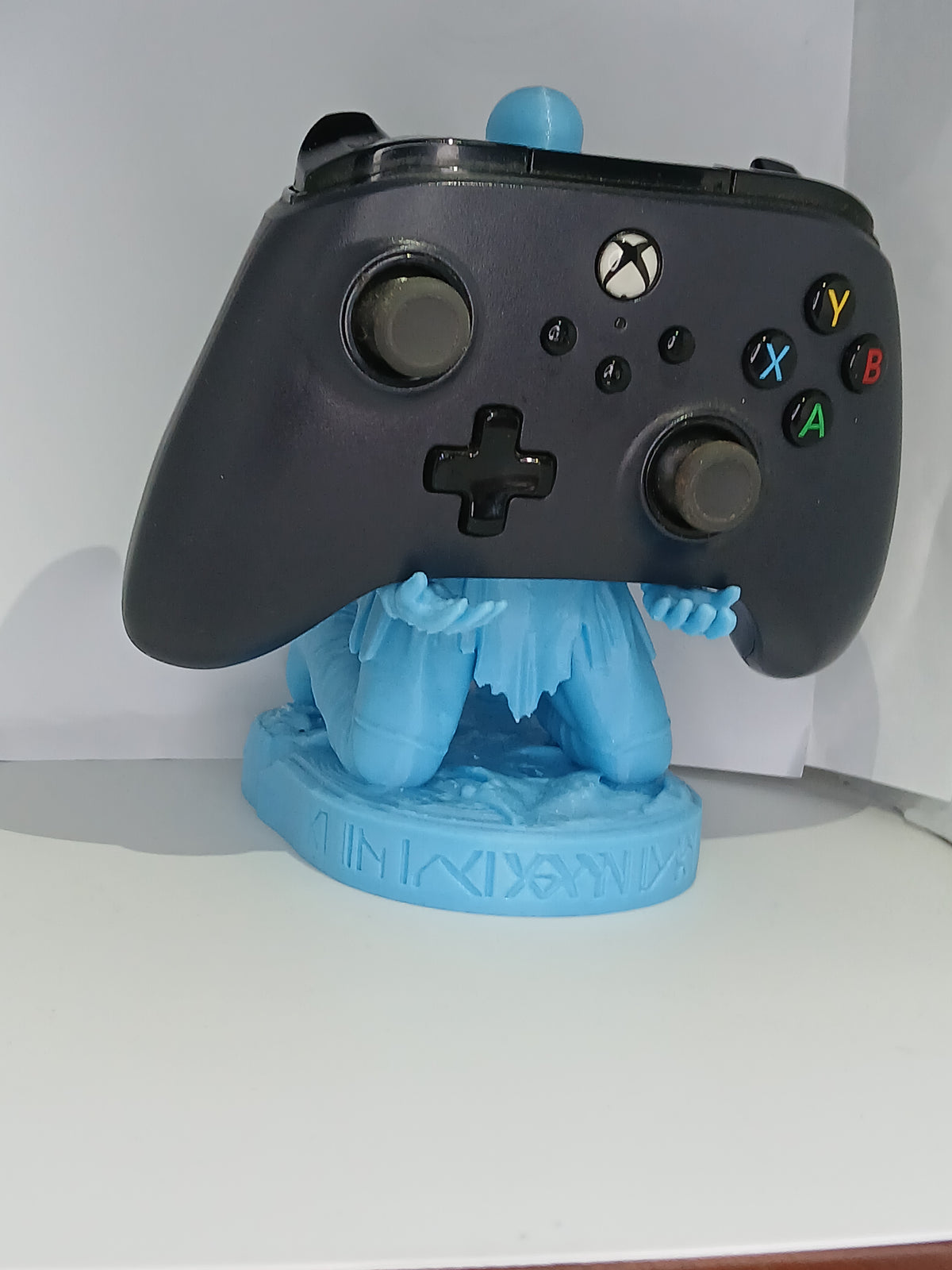 GOD Of WAR Kneeling Universal Controller Stand