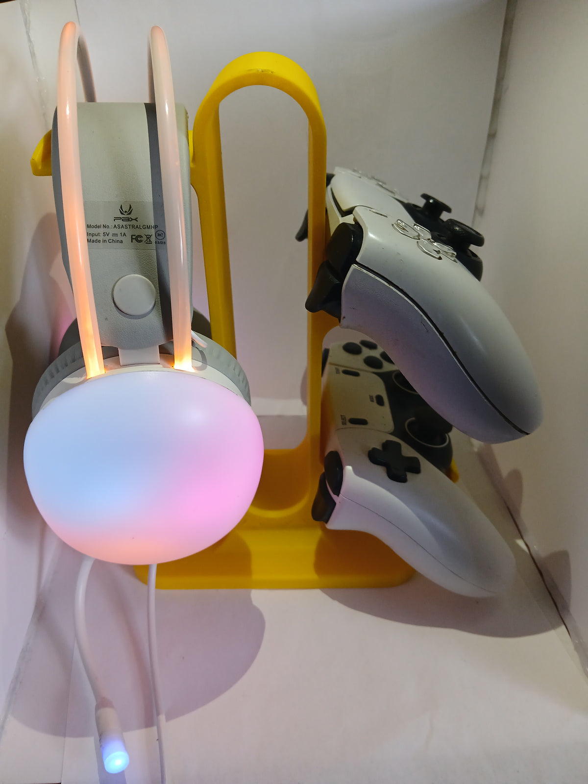 Universal Game Controller & Headphone Stand - Dual Gaming Desk Organizer