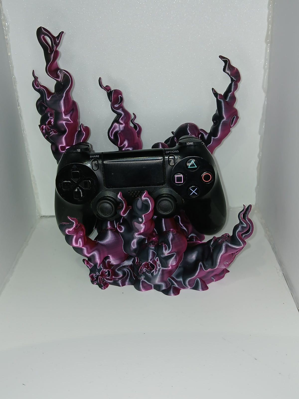Spooky style universal controller stand