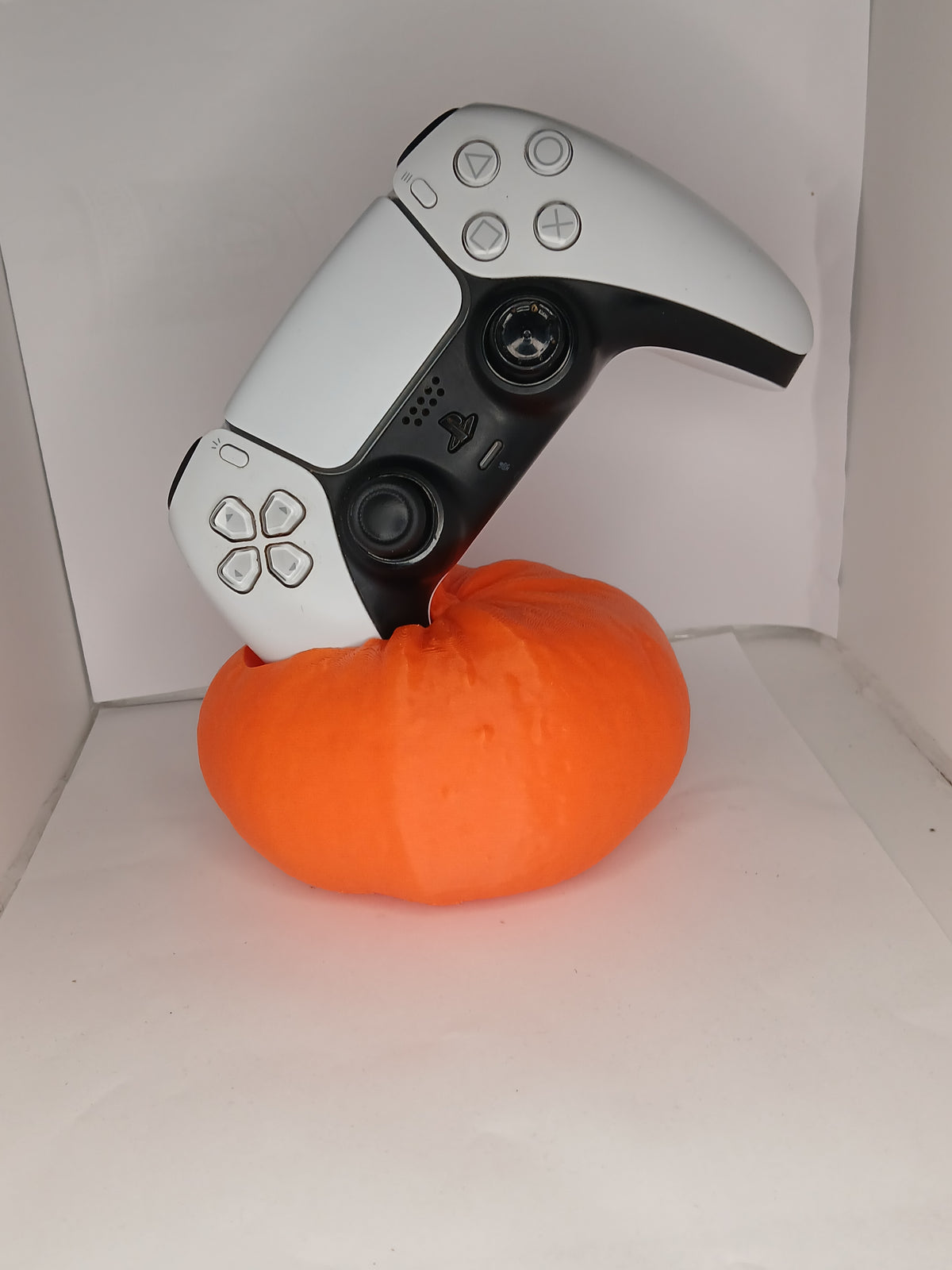 Pumpkin style controller stand