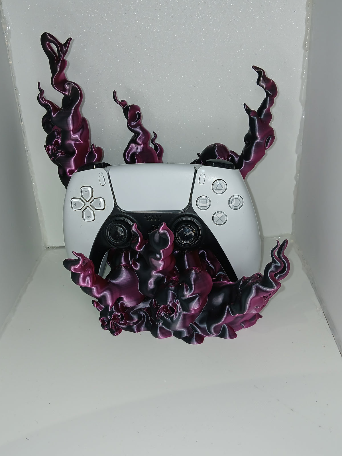 Spooky style universal controller stand