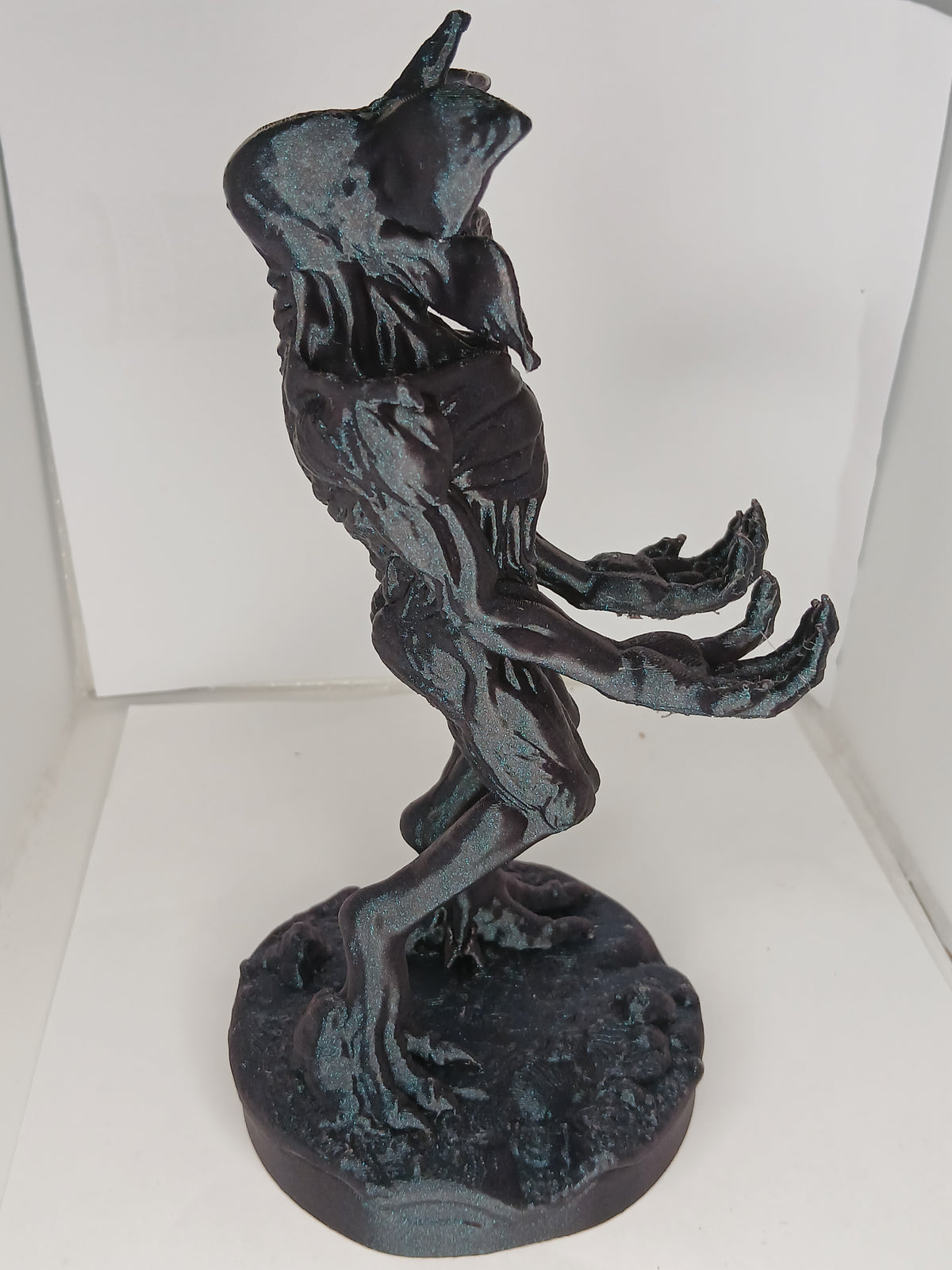 Demogorgon style universal controller stand