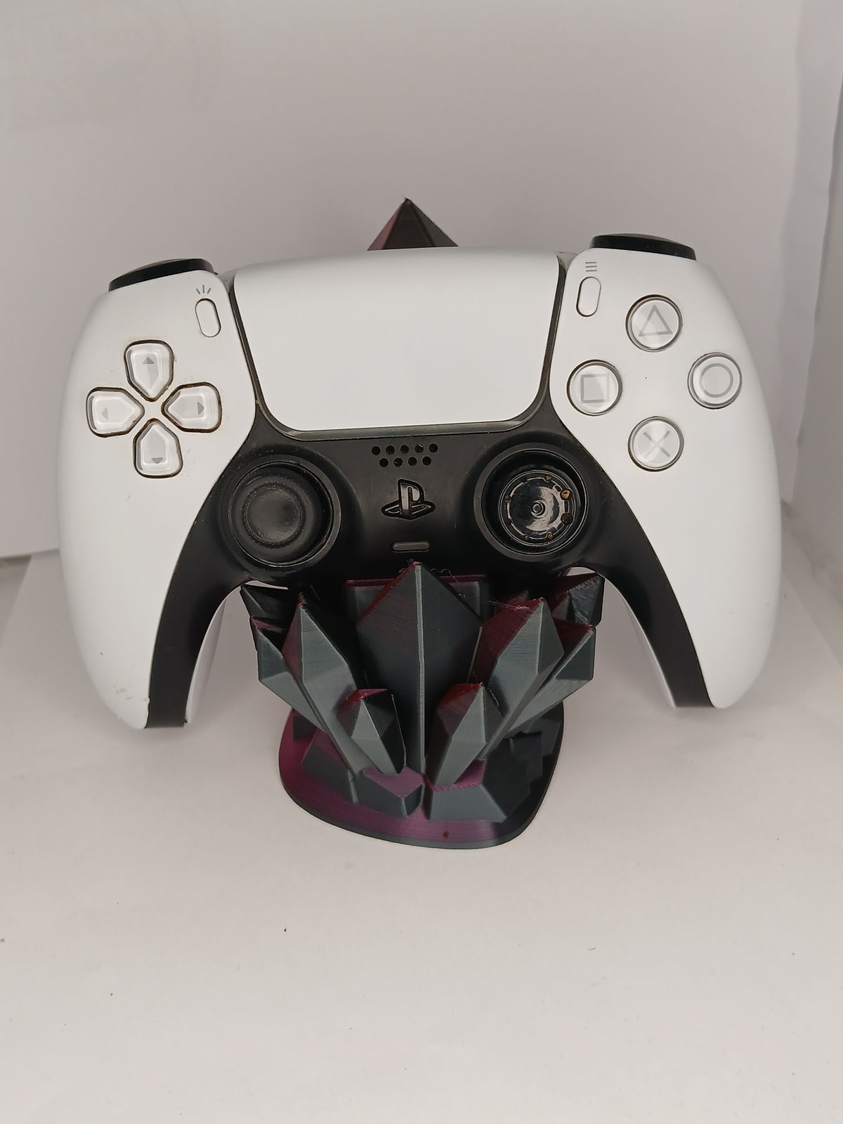 Crystal style universal controller stand