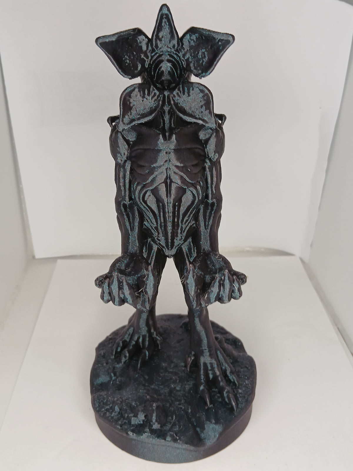 Demogorgon style universal controller stand