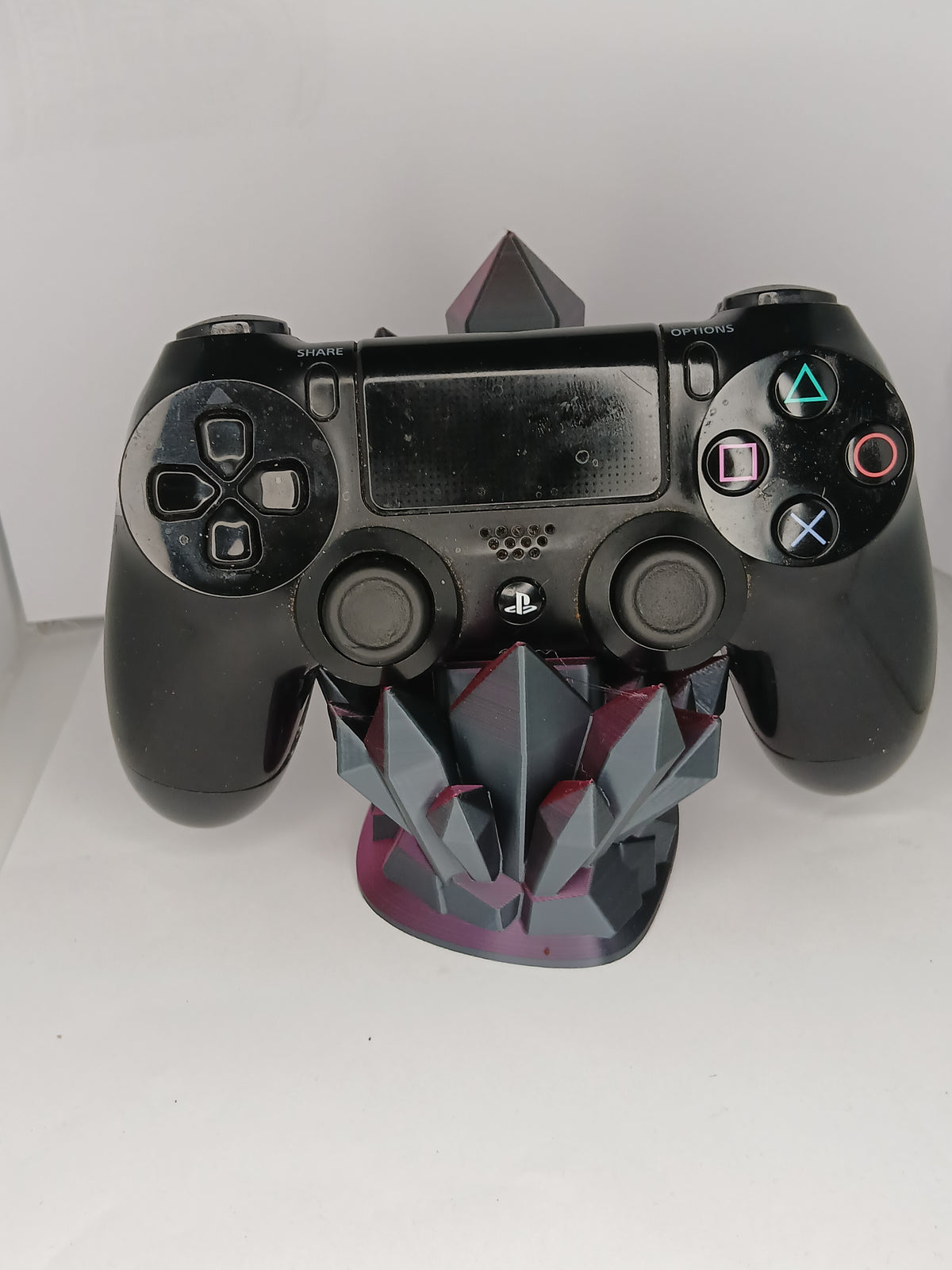 Crystal style universal controller stand
