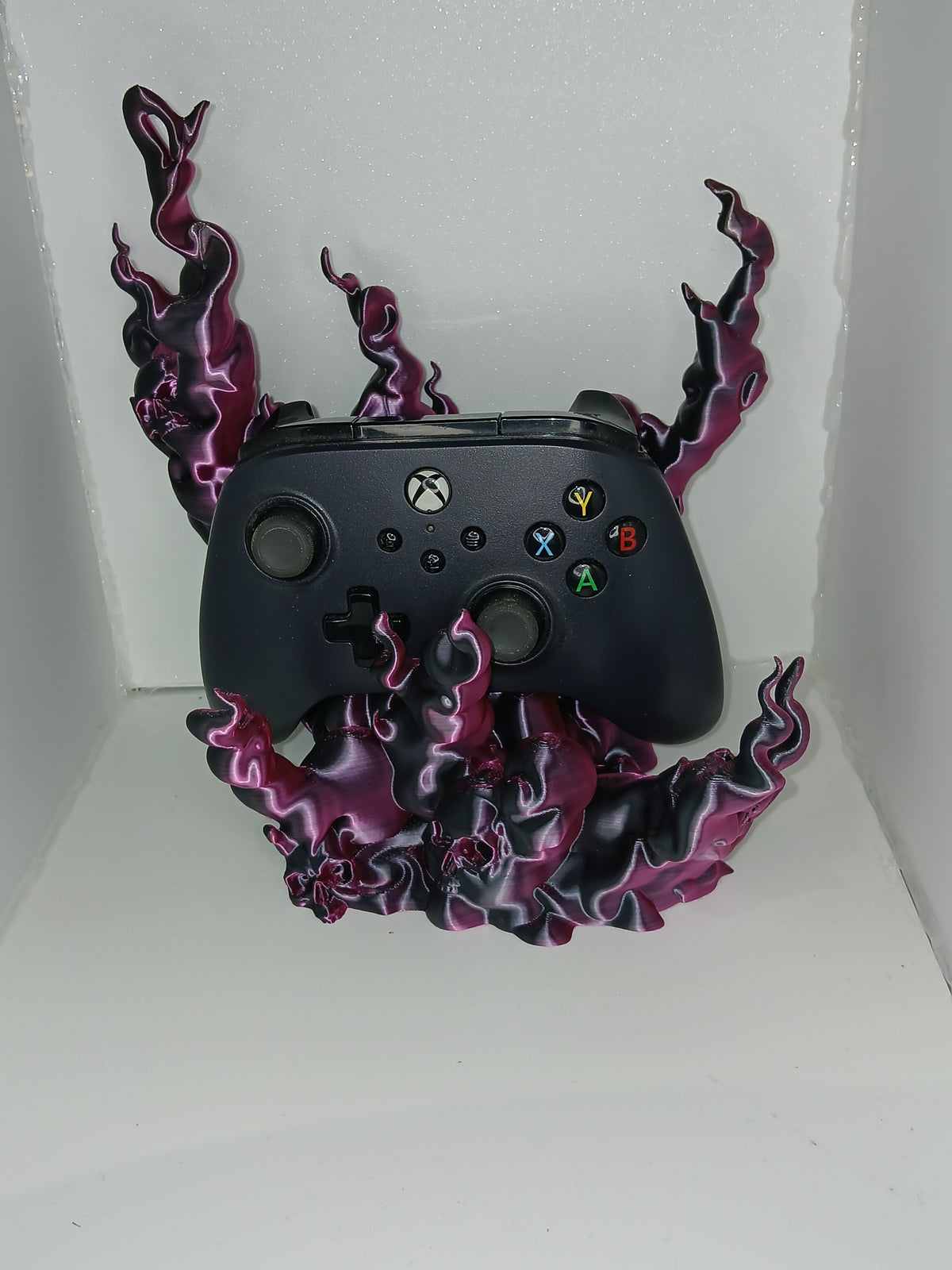 Spooky style universal controller stand