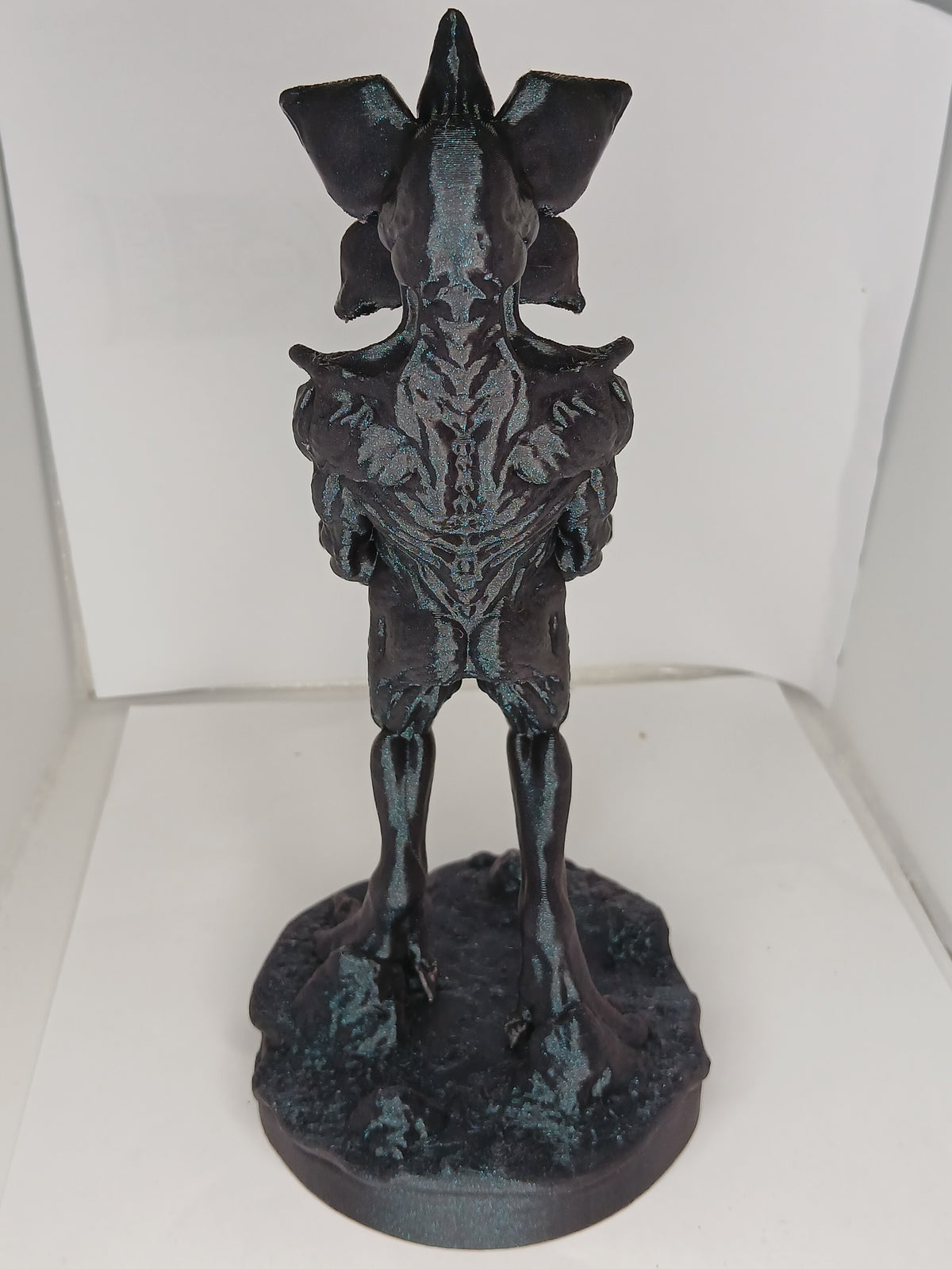 Demogorgon style universal controller stand