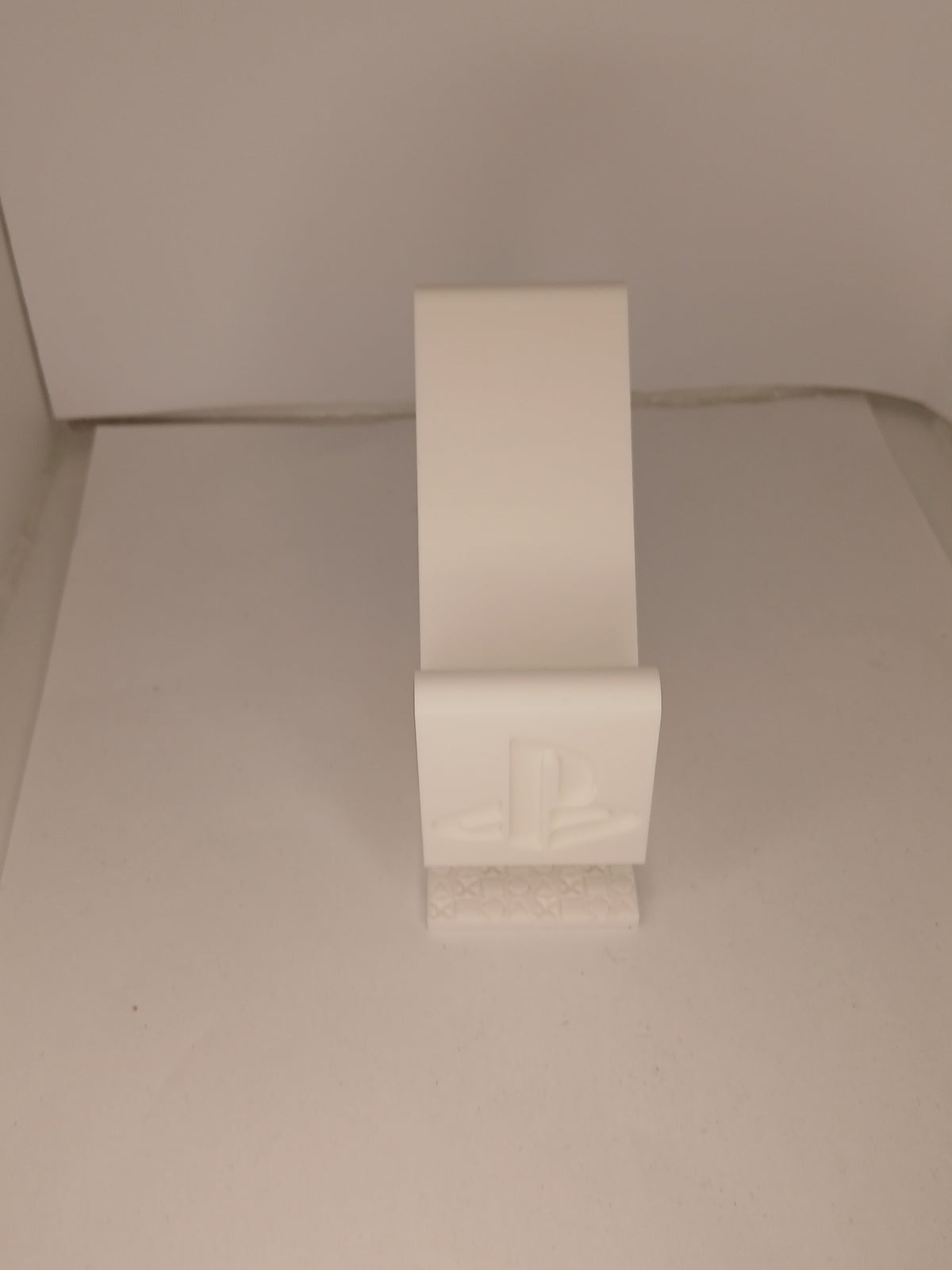 Thin simple PS5 controller stand