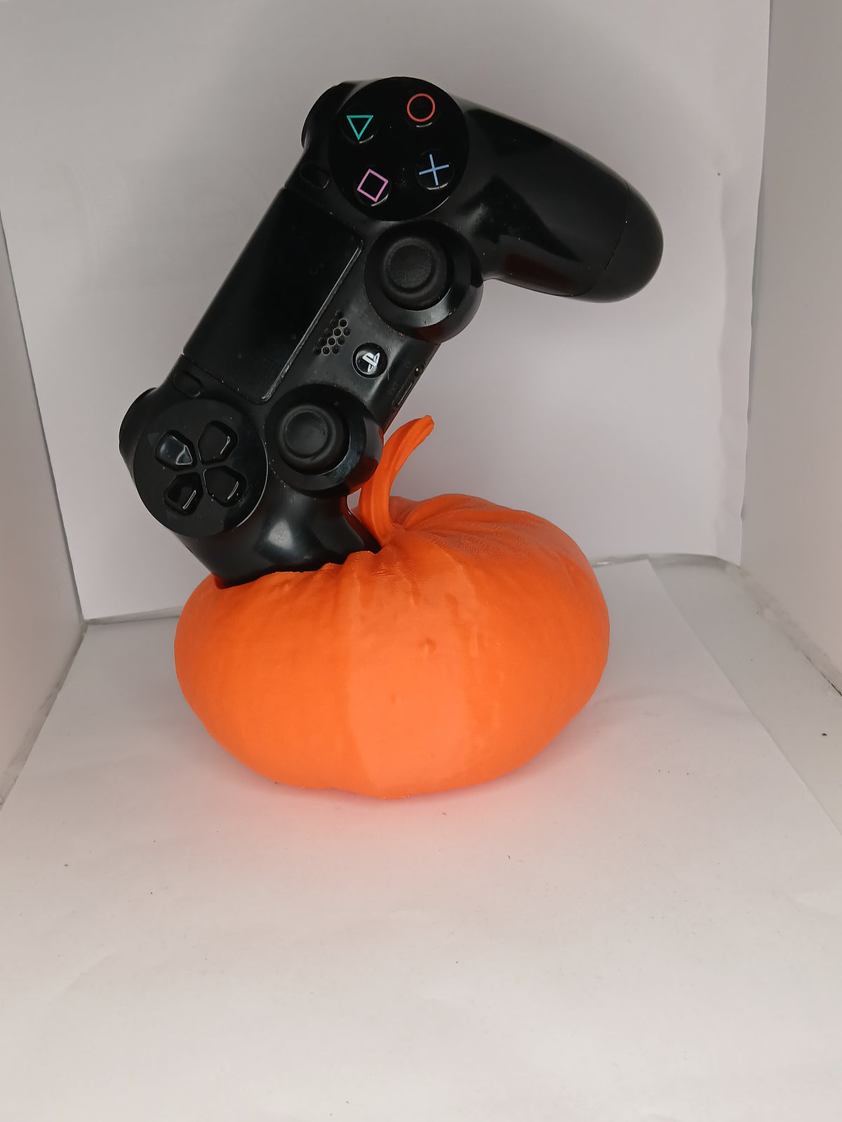 Pumpkin style controller stand