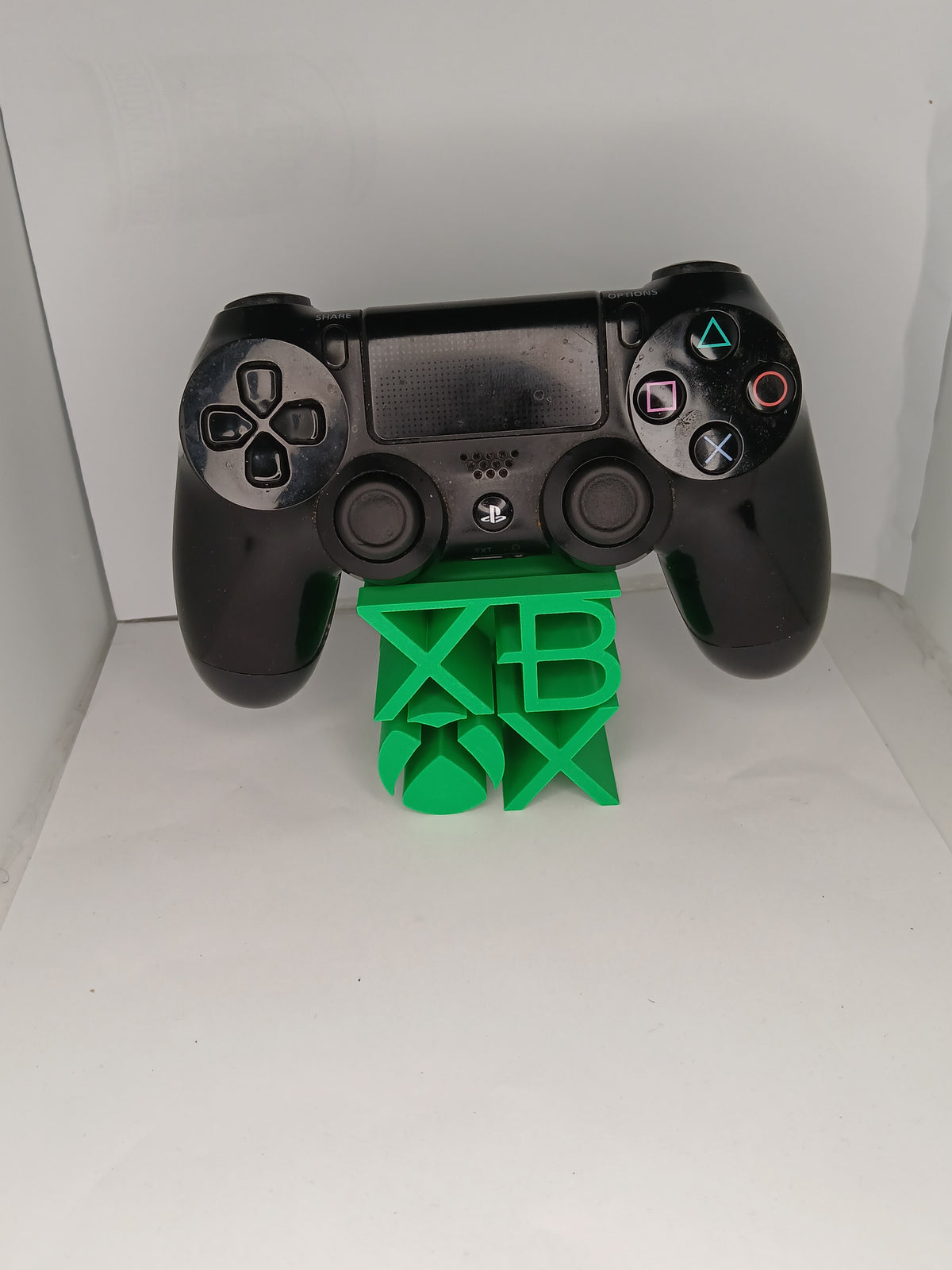 Xbox style universal controller stand