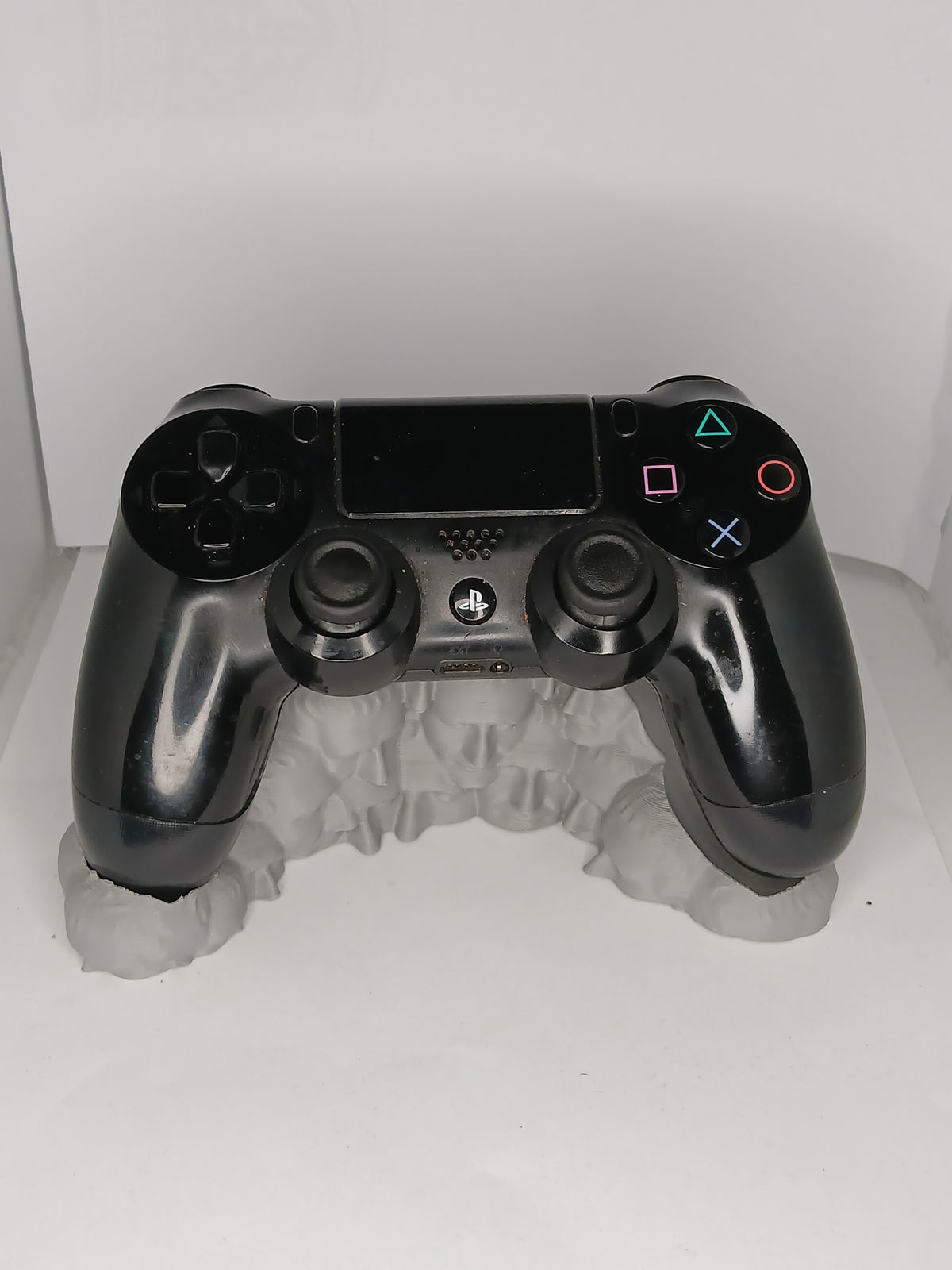 Emperor style Universal controller stand