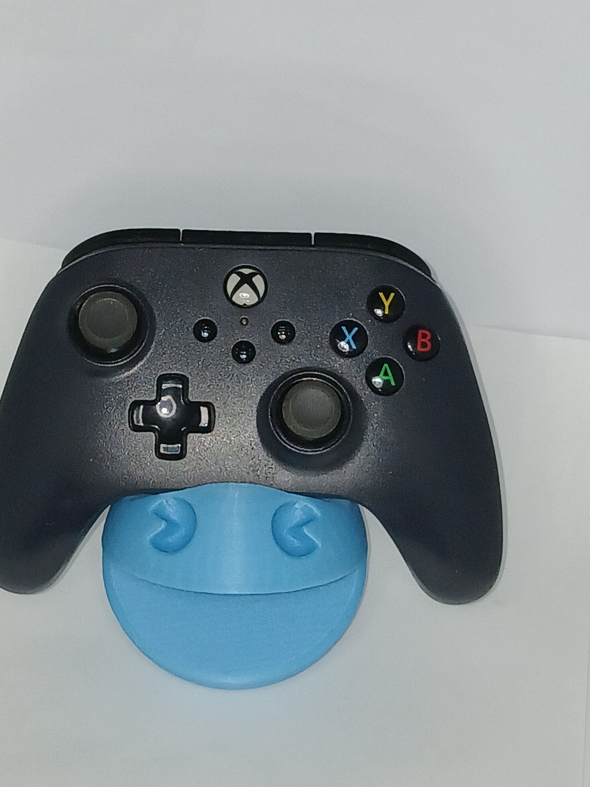 Pacman style controller stand