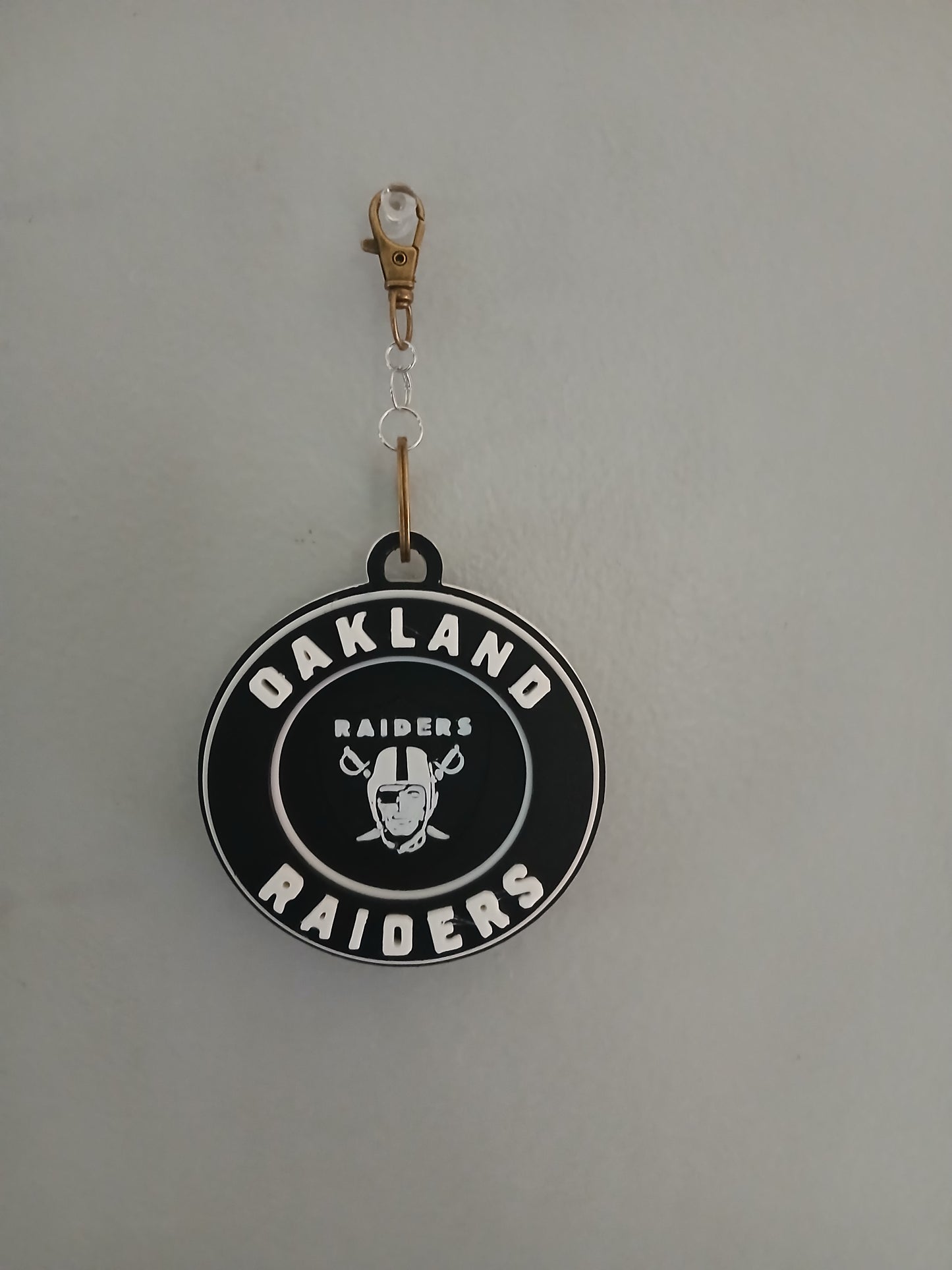 Double sided keychain medallion with swivel clasp (fully customizable teams)