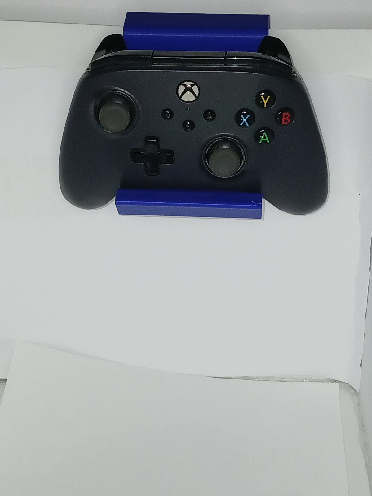 Simple side loader controller and headphone stand for PS5